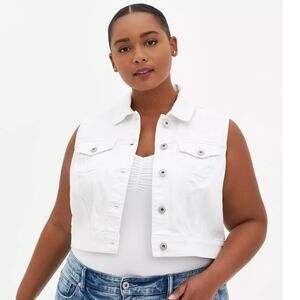 Torrid White Crop Denim Vest NEW Size 3 3X NWT Closet Staple Capsule Wardrobe